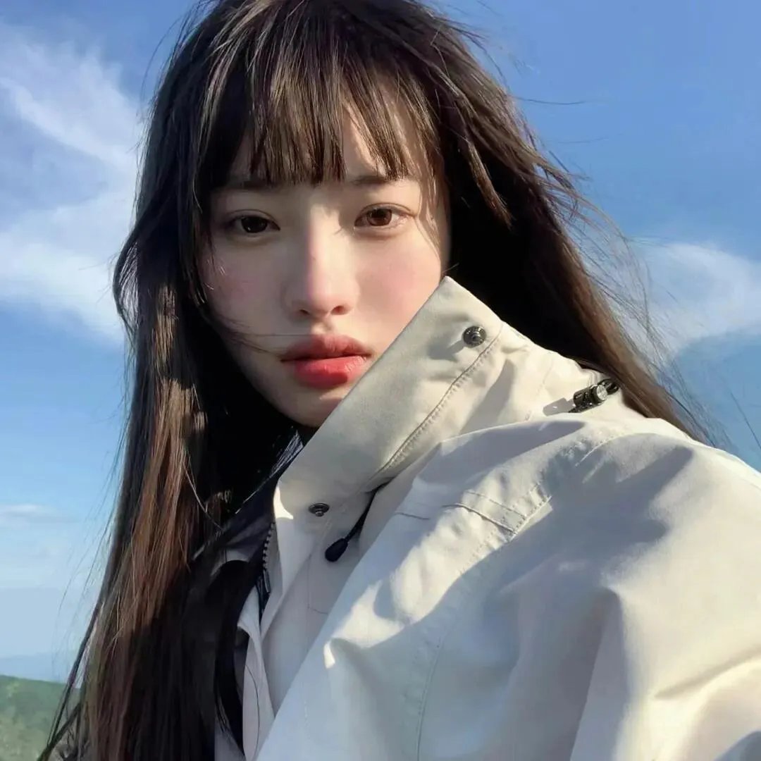 贬妻为妾？十万铁骑跪接我登基